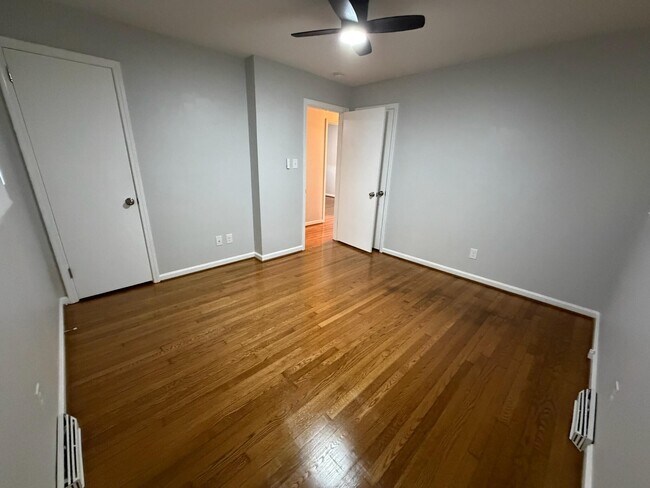 Building Photo - 1929 Alexandria Dr