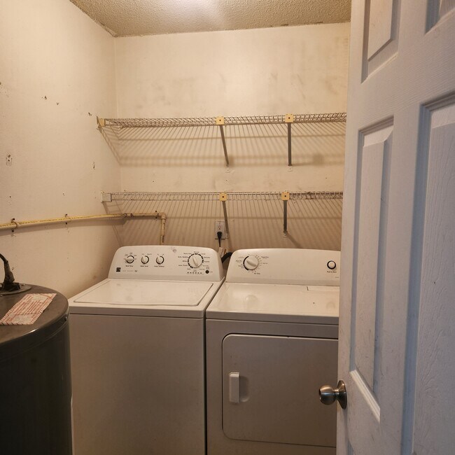 Laundry - 2343 Weber St