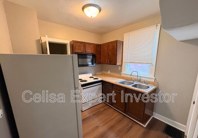 Building Photo - 3609 S Harrison St