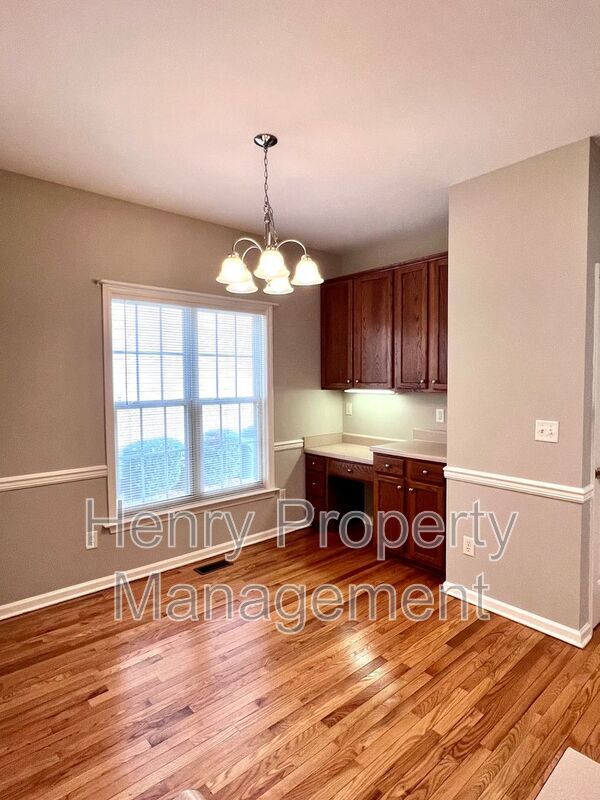 Building Photo - 109 Kindred Way