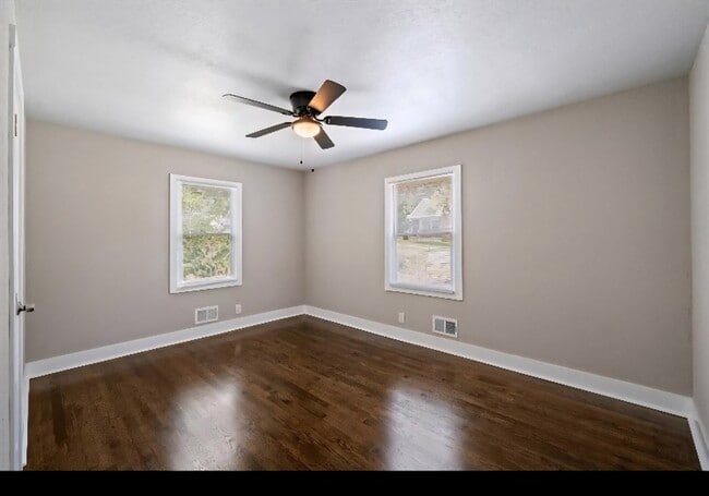 Building Photo - 5754 Indiana Ave