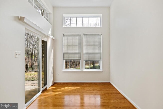 Building Photo - 9939 Fragrant Lilies Way