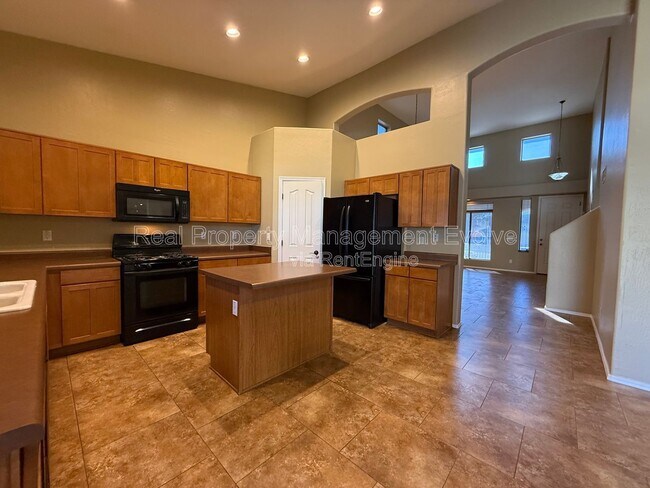 Building Photo - 8014 W Pima St