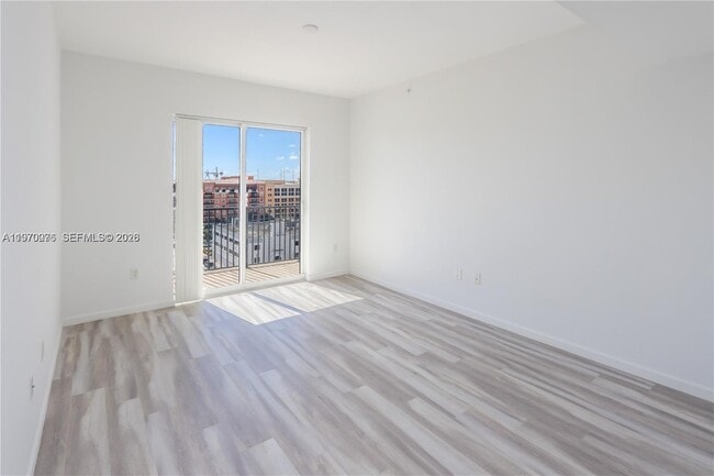 Building Photo - 10 Aragon Ave