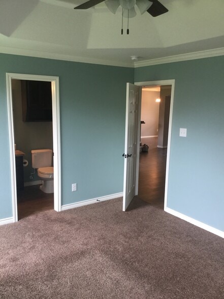 Master Bedroom - 2909 Alice Ln