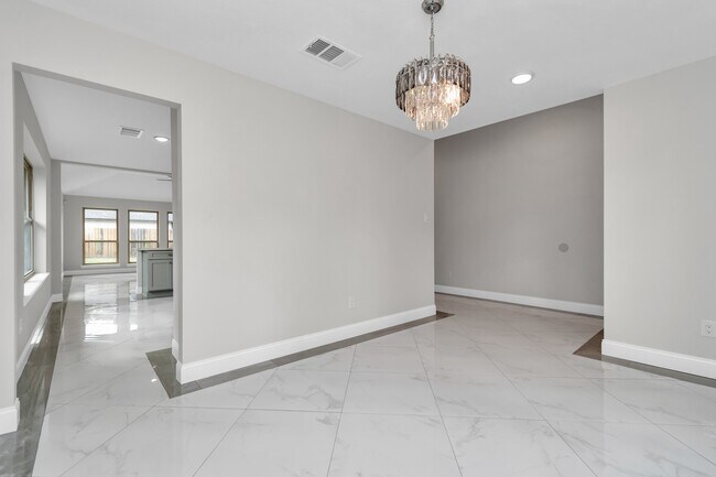 Building Photo - 3523 Colleen Woods Cir