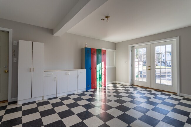 Building Photo - 4 Pheasant Ct