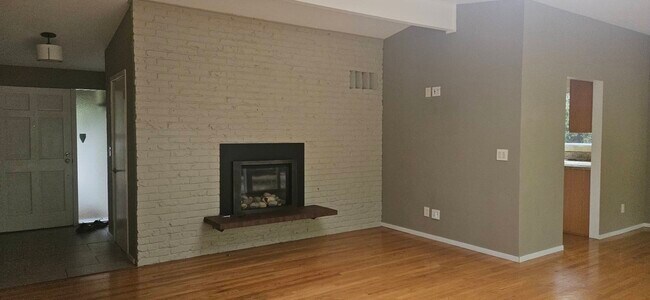 Building Photo - 16248 NE 29th St