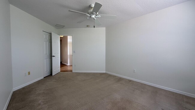 Building Photo - 515 South Valencia Cir SW