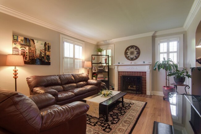 Building Photo - Charming Home in Belle Meade Links, Walkab...