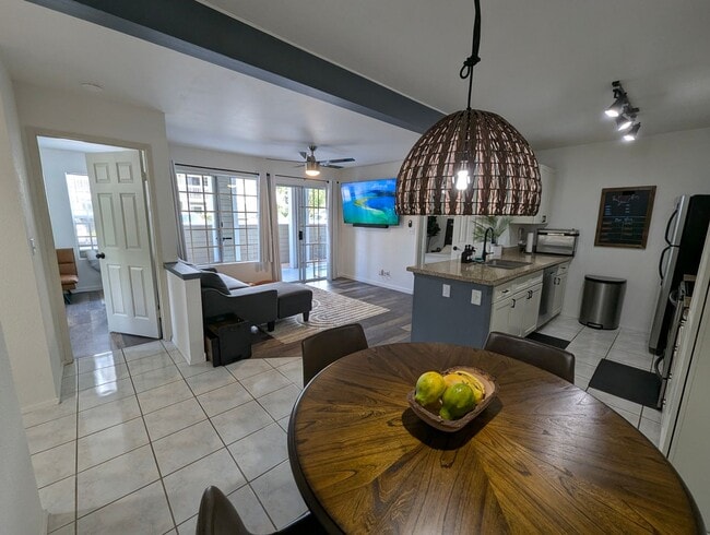 Building Photo - Available November 1, 2025 | A charming gr...