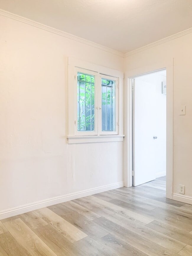 Building Photo - 1920s 2 Bedroom House With Porch And Views...