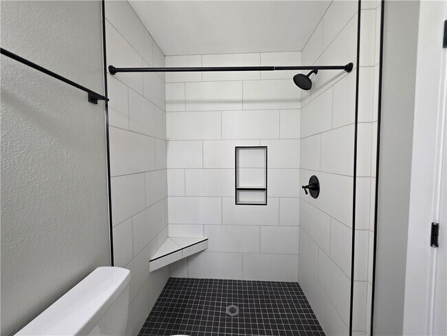 Building Photo - 2402 SE Jayel Terrace