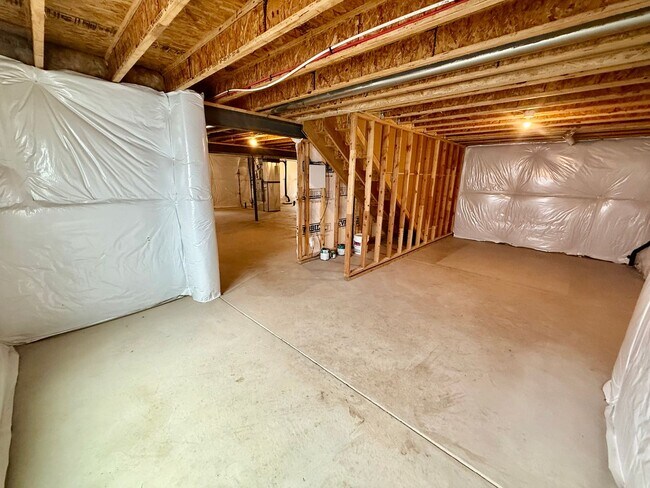 Building Photo - 7545 Back Stretch Dr