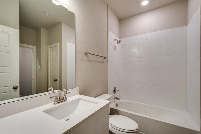 Building Photo - 714 Fallow Dr