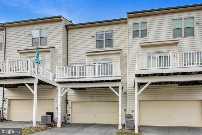 Building Photo - 13411 Deer Highlands Way