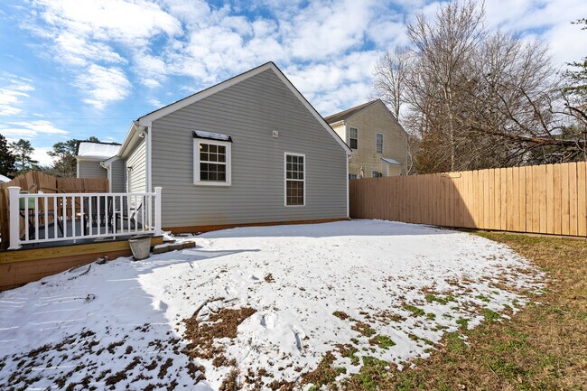 Building Photo - 4 Maravista Ave