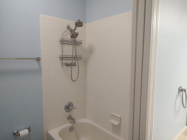 Building Photo - "Spacious 4-Bedroom with 3 Full Baths - 2,...