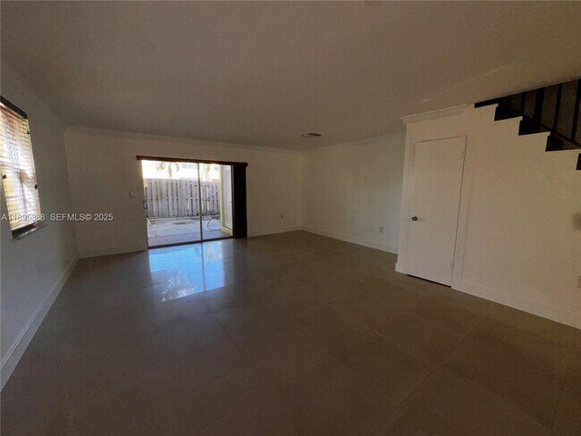 Building Photo - 8405 SW 137th Ave