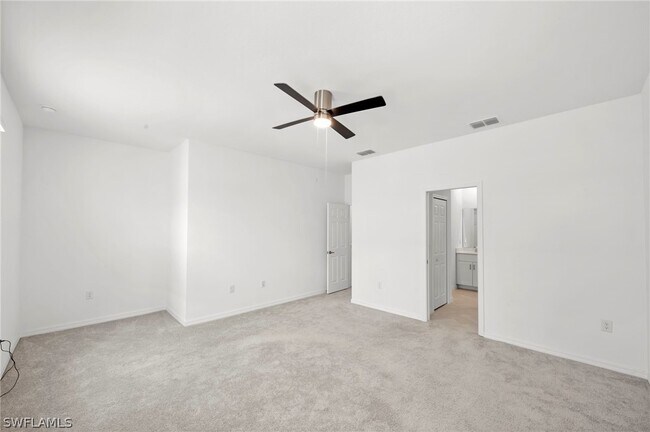 Building Photo - 2827 Blossom Wy