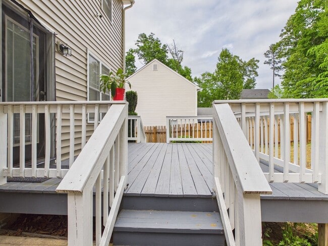 Building Photo - 3015 Chislet Dr