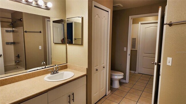 Building Photo - 4170 Central Sarasota Pkwy