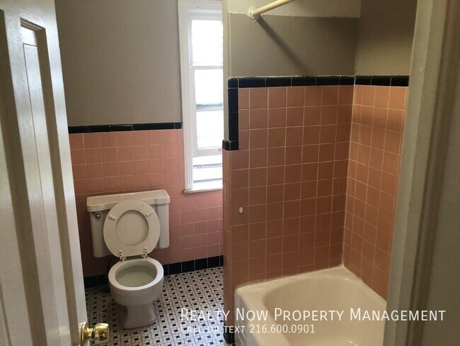 Building Photo - 13838 Cedar Rd