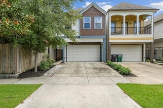 Building Photo - 2107 Crockett St