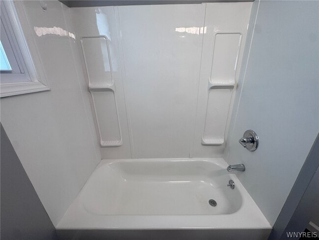 Building Photo - 55 Parkwood Ave