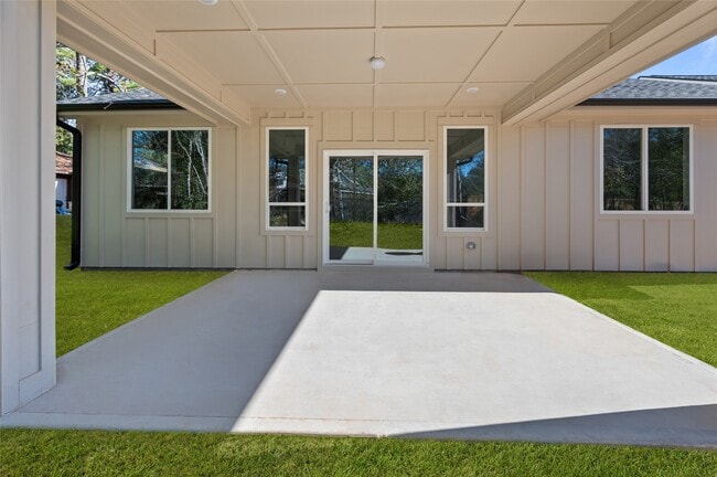 Building Photo - 28411 Champion Oaks Dr