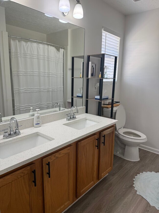 Building Photo - Immaculately Clean 3Bed/2Bath home for lease in Jonesboro