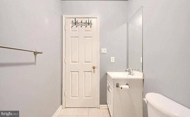 Building Photo - 4 Maya Way