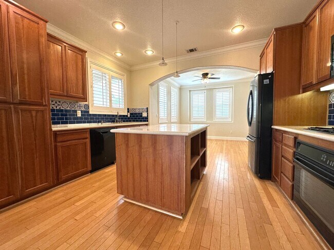 Building Photo - Beautiful 3-bedroom home in the heart of Manteca