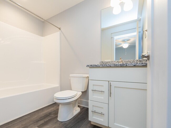 Building Photo - 1240 W Rangeview Cir