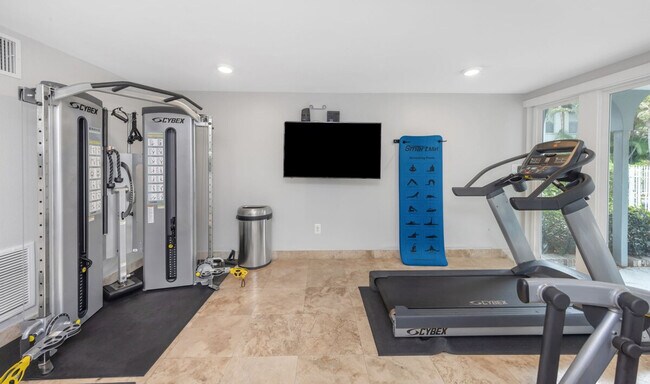 Building Photo - 4301 W Cleveland St