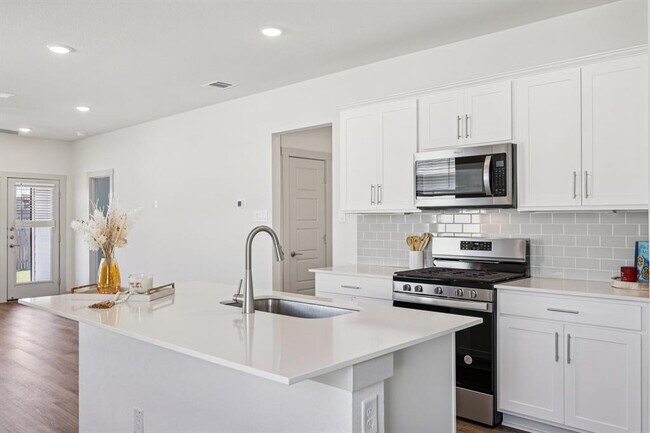 Building Photo - 523 Millbrook Blvd