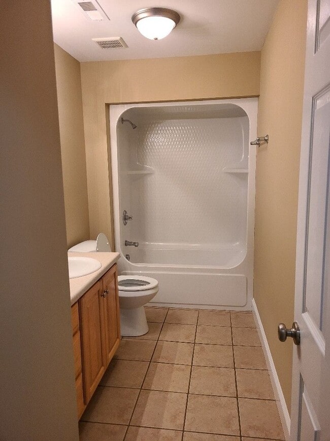 Building Photo - 8 Westwillow Dr NW