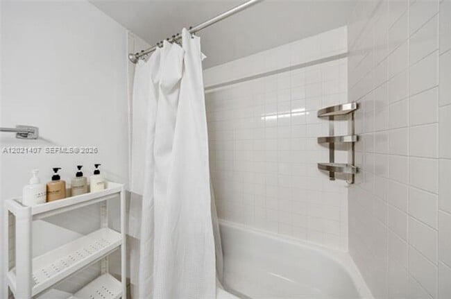 Building Photo - 5880 Collins Ave