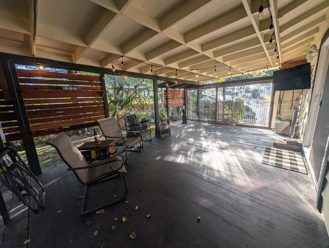 Building Photo - Stunning 4-Bedroom Home in Desirable Central Kitsap Location