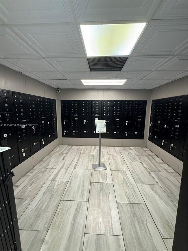 Building Photo - 15600 NW 7th Ave