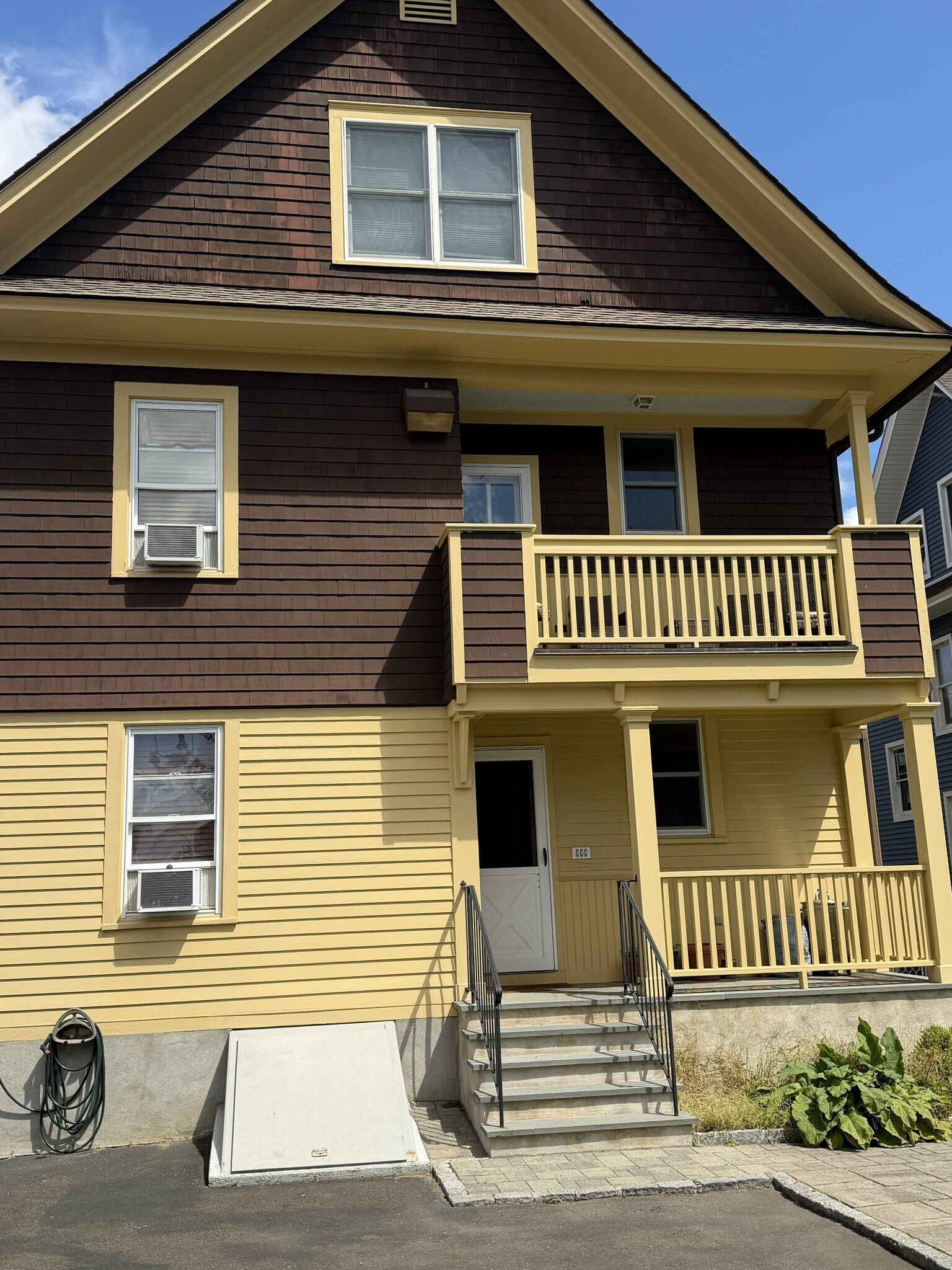 Building Photo - 79 Scofield Ave