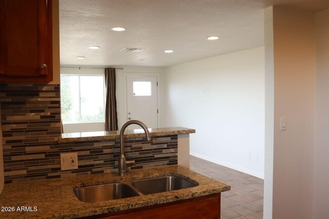 Building Photo - 401 S Skyline Cir