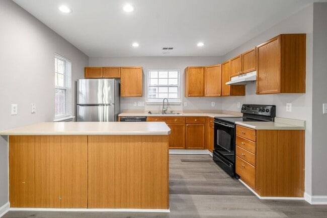 Building Photo - Hidden Gem in East Charlotte - 3 Bedrooms, Prime Location