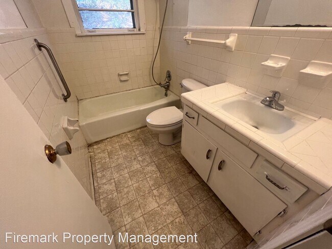 Building Photo - 3 br, 1 bath House - 361 Hickory Grove Rd.