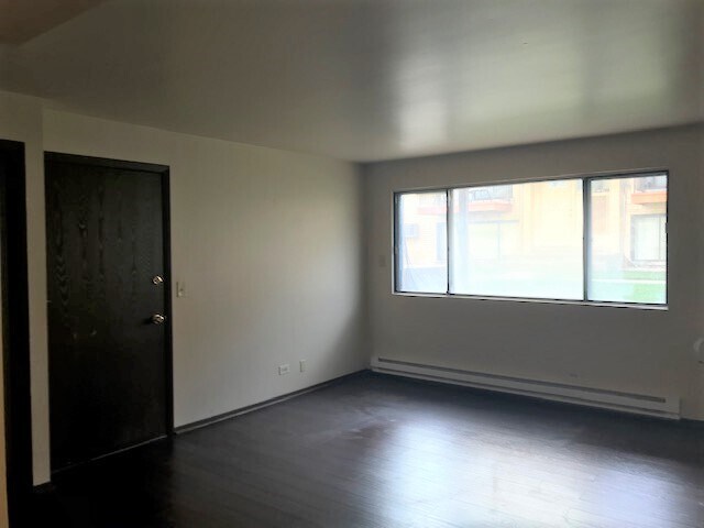 Building Photo - 5121 N East River Rd