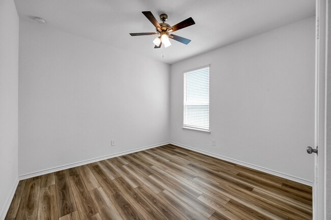 Building Photo - 551 Ruby Bnd Ln