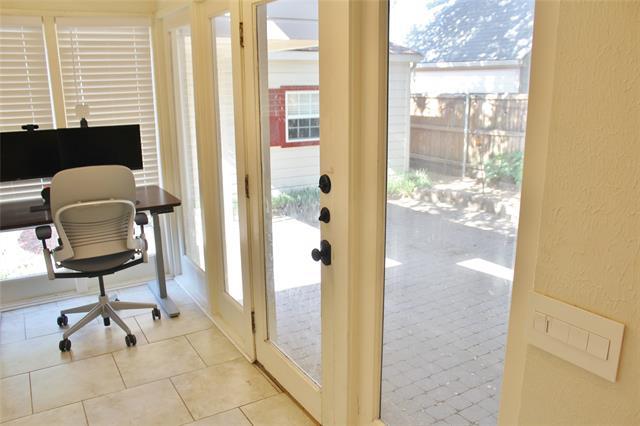 Building Photo - 6910 Casa Loma Ave