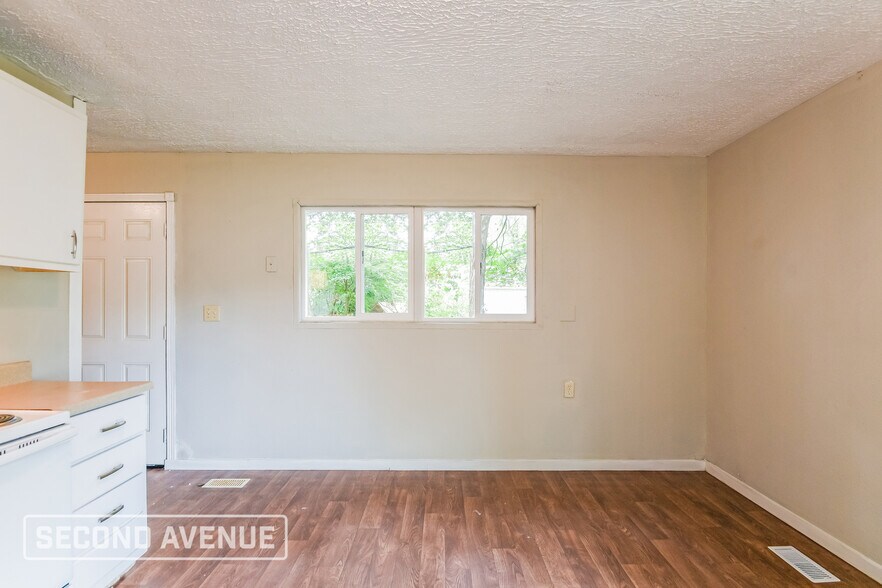 Building Photo - 9226 E 36th Pl