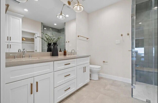 Building Photo - 3703b Bolin Rd