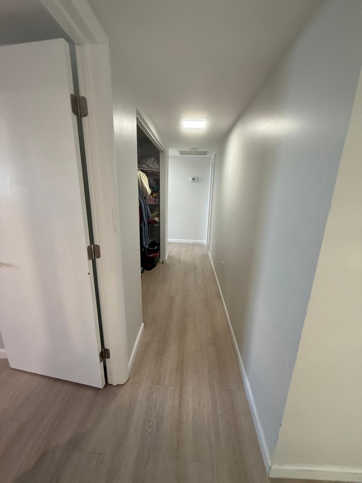 Building Photo - 300 Bayview Dr